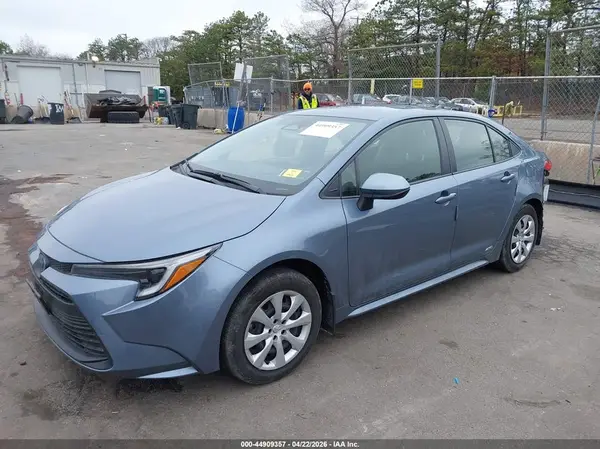 JTDBDMHE8R3010453 2024 TOYOTA COROLLA - Image 2