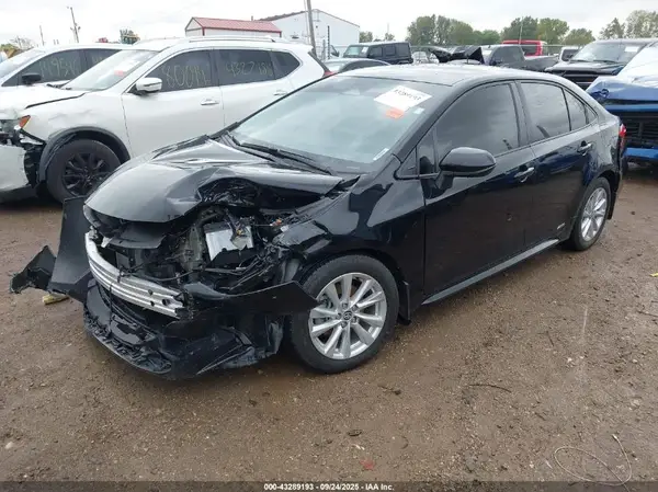 JTDBDMHE8RJ009749 2024 TOYOTA COROLLA - Image 2