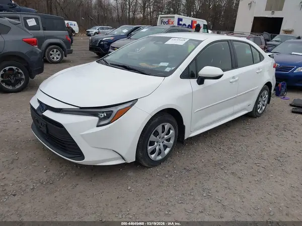 JTDBDMHE8RJ010268 2024 TOYOTA COROLLA - Image 2