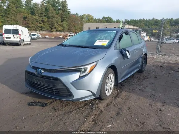 JTDBDMHE8S3020843 2025 TOYOTA COROLLA - Image 2