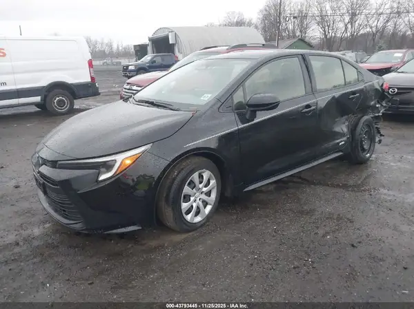 JTDBDMHE9R3008372 2024 TOYOTA COROLLA - Image 2