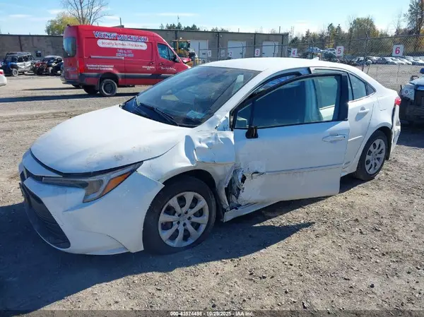 JTDBDMHEXRJ008635 2024 TOYOTA COROLLA - Image 2