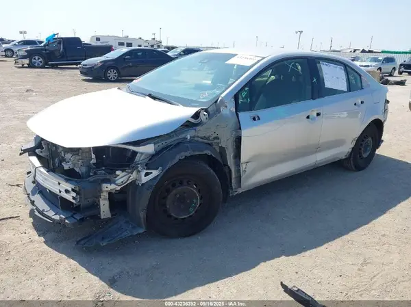 JTDDPRAE8LJ058626 2020 TOYOTA COROLLA - Image 2
