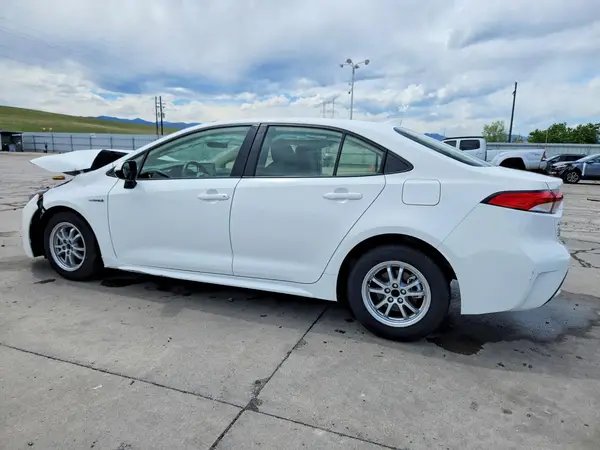 JTDEAMDE0MJ016828 2021 TOYOTA COROLLA - Image 2
