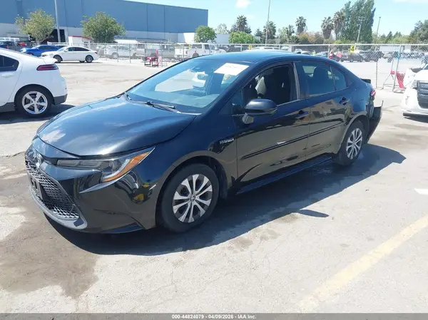 JTDEAMDE0MJ018823 2021 TOYOTA COROLLA - Image 2