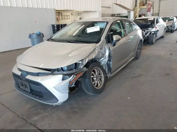 JTDEAMDE0MJ029983 2021 TOYOTA COROLLA - Image 2