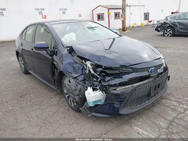 JTDEAMDE1MJ001447 2021 TOYOTA COROLLA - Image 1