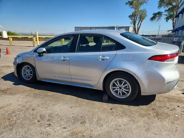 JTDEAMDE1MJ009788 2021 TOYOTA COROLLA - Image 2