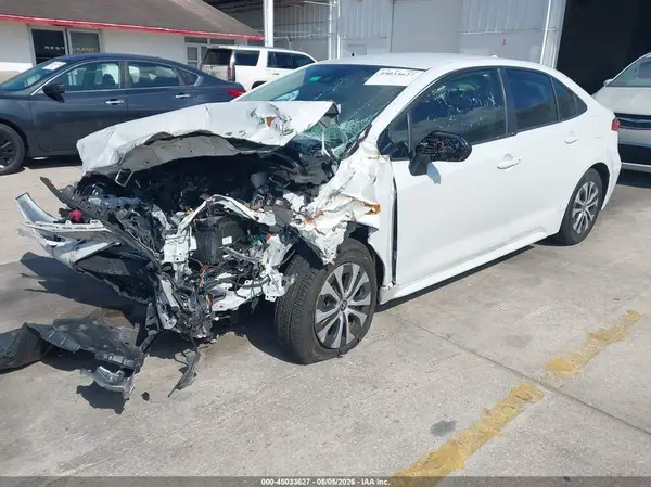 JTDEAMDE1N3010493 2022 TOYOTA COROLLA - Image 2