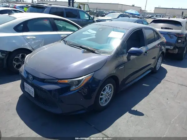 JTDEAMDE2MJ014563 2021 TOYOTA COROLLA - Image 2