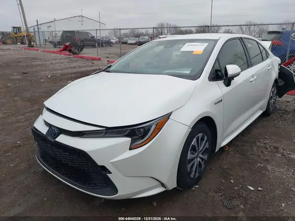 JTDEAMDE2MJ017592 2021 TOYOTA COROLLA - Image 2