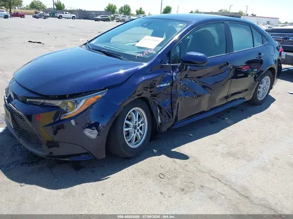JTDEAMDE2MJ032447 2021 TOYOTA COROLLA - Image 2