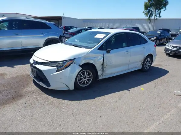 JTDEAMDE2N3009241 2022 TOYOTA COROLLA - Image 2