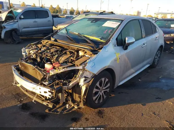 JTDEAMDE3MJ000736 2021 TOYOTA COROLLA - Image 2