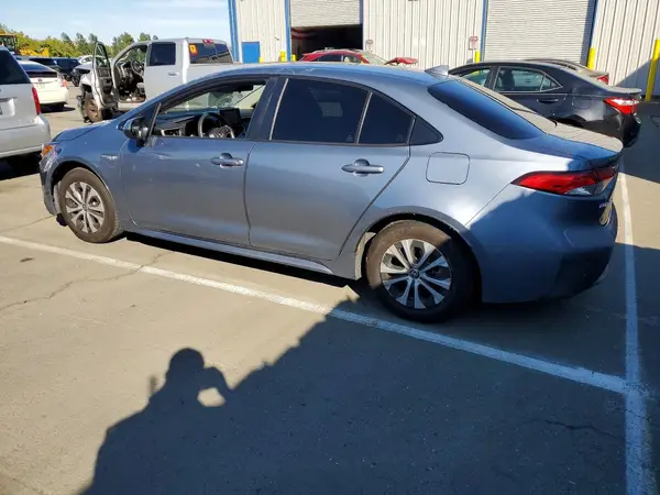JTDEAMDE3MJ001210 2021 TOYOTA COROLLA - Image 2
