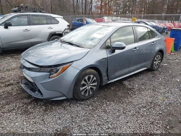JTDEAMDE3MJ001580 2021 TOYOTA COROLLA - Image 2