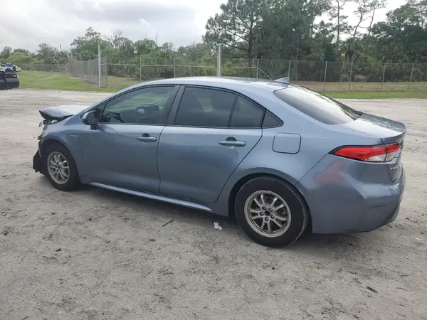 JTDEAMDE3MJ003278 2021 TOYOTA COROLLA - Image 2