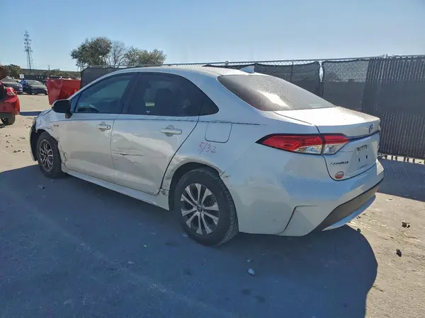 JTDEAMDE3MJ003314 2021 TOYOTA COROLLA - Image 2