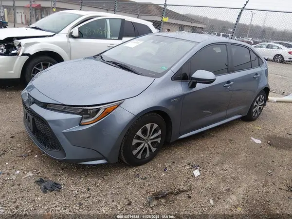 JTDEAMDE3MJ004012 2021 TOYOTA COROLLA - Image 2