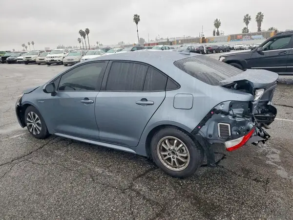JTDEAMDE3MJ009467 2021 TOYOTA COROLLA - Image 2