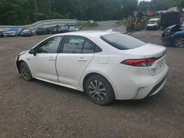 JTDEAMDE3MJ015706 2021 TOYOTA COROLLA - Image 2