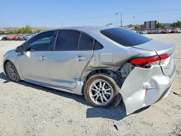 JTDEAMDE3MJ016290 2021 TOYOTA COROLLA - Image 2