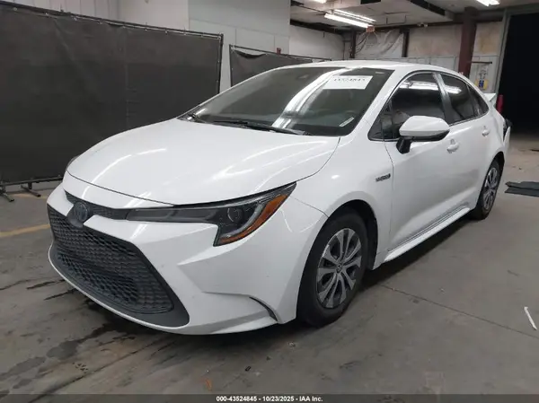 JTDEAMDE3MJ018315 2021 TOYOTA COROLLA - Image 2