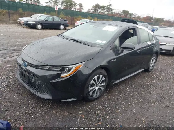 JTDEAMDE3MJ019299 2021 TOYOTA COROLLA - Image 2