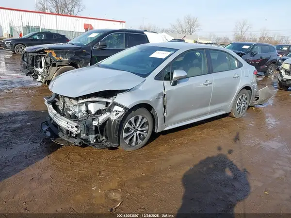 JTDEAMDE3MJ021425 2021 TOYOTA COROLLA - Image 2