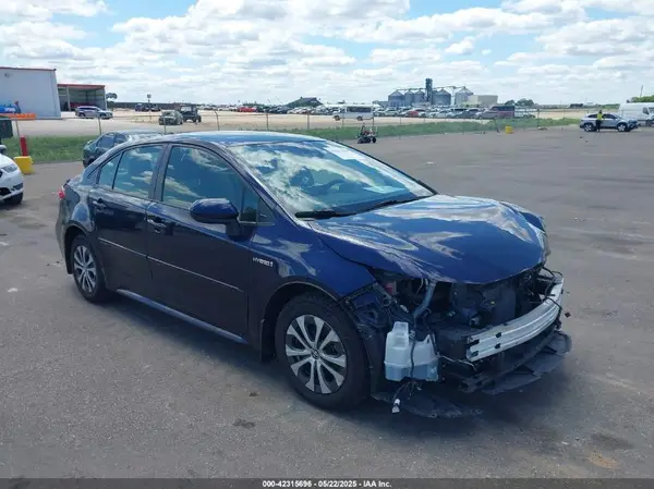 JTDEAMDE3MJ026964 2021 TOYOTA COROLLA - Image 1