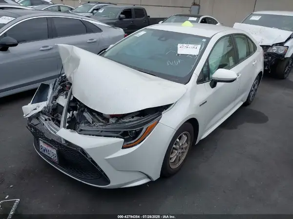 JTDEAMDE3MJ028679 2021 TOYOTA COROLLA - Image 2