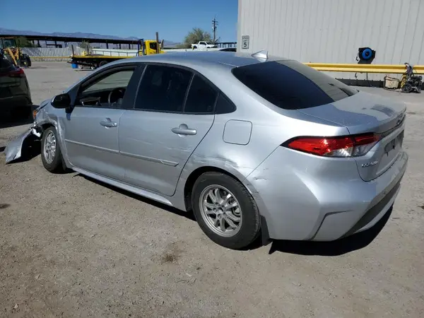 JTDEAMDE3NJ054670 2022 TOYOTA COROLLA - Image 2