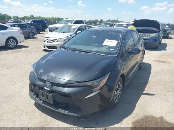 JTDEAMDE3NJ057780 2022 TOYOTA COROLLA - Image 2