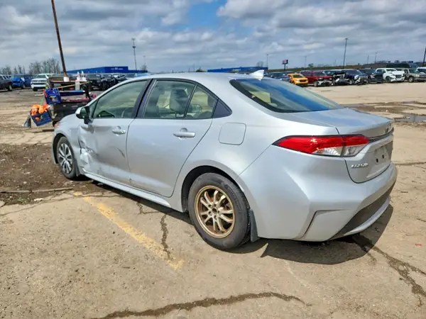 JTDEAMDE4MJ008392 2021 TOYOTA COROLLA - Image 2
