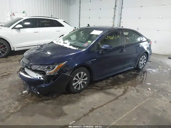 JTDEAMDE4MJ022597 2021 TOYOTA COROLLA - Image 2