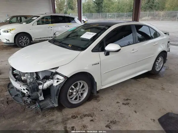 JTDEAMDE5MJ005470 2021 TOYOTA COROLLA - Image 2