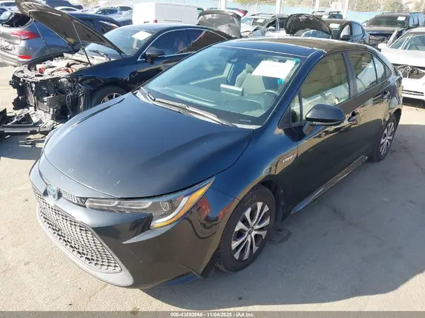 JTDEAMDE5MJ013312 2021 TOYOTA COROLLA - Image 2
