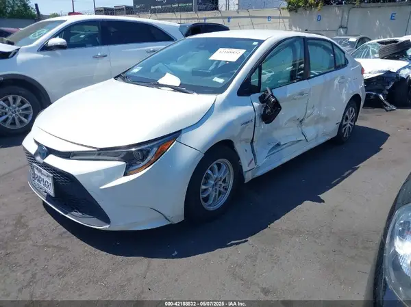 JTDEAMDE5MJ029803 2021 TOYOTA COROLLA - Image 2