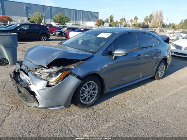 JTDEAMDE5MJ032605 2021 TOYOTA COROLLA - Image 2