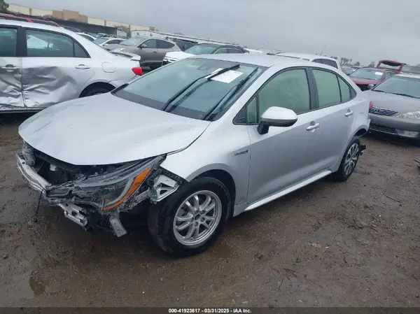 JTDEAMDE6MJ000987 2021 TOYOTA COROLLA - Image 2