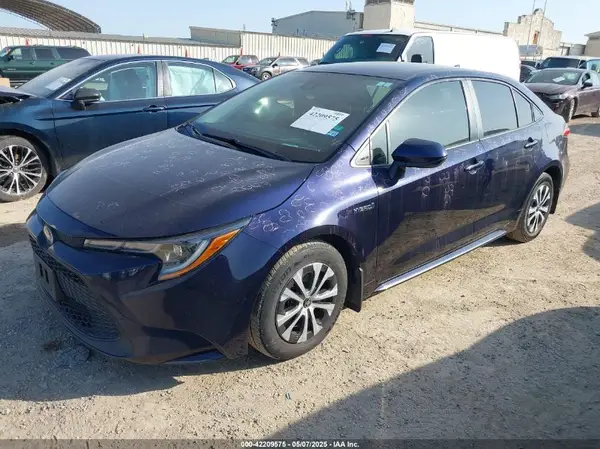 JTDEAMDE6MJ004554 2021 TOYOTA COROLLA - Image 2
