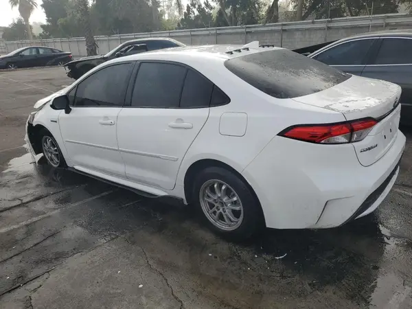 JTDEAMDE6MJ016316 2021 TOYOTA COROLLA - Image 2