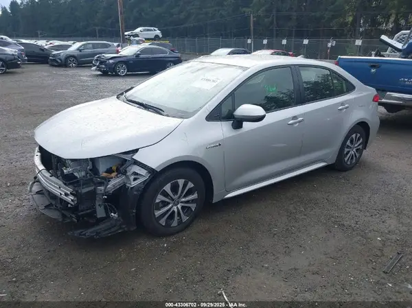 JTDEAMDE6MJ026764 2021 TOYOTA COROLLA - Image 2