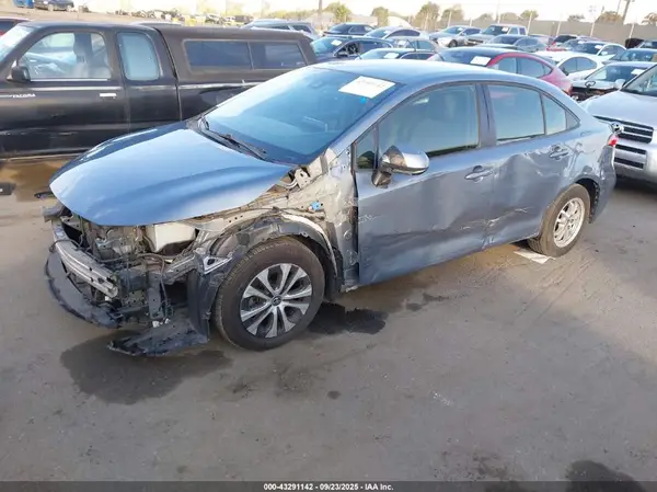JTDEAMDE6MJ027560 2021 TOYOTA COROLLA - Image 2