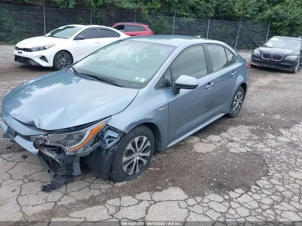 JTDEAMDE6MJ028496 2021 TOYOTA COROLLA - Image 2