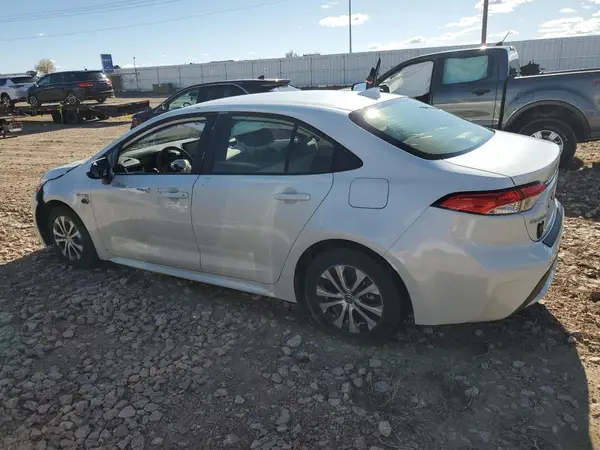 JTDEAMDE6MJ029227 2021 TOYOTA COROLLA - Image 2
