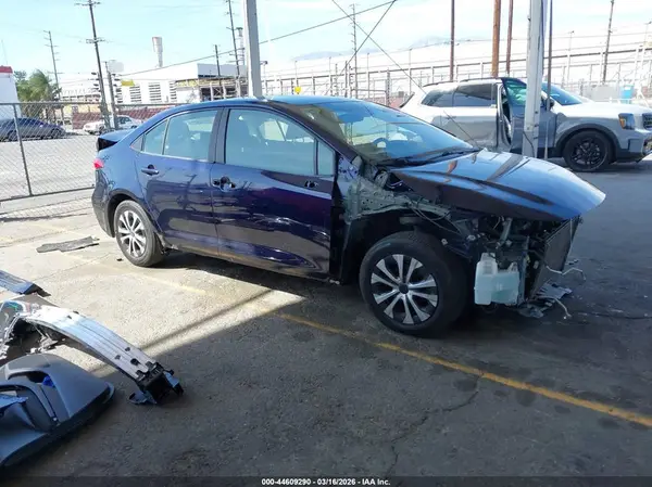 JTDEAMDE6NJ061872 2022 TOYOTA COROLLA - Image 1