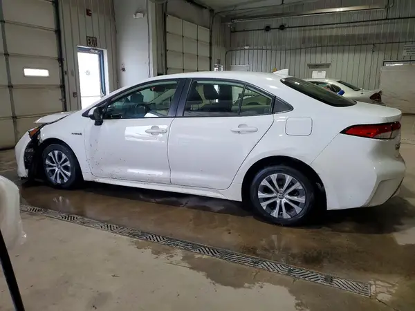 JTDEAMDE7MJ000397 2021 TOYOTA COROLLA - Image 2