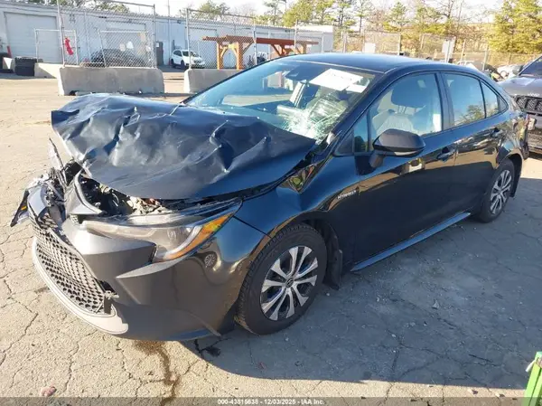 JTDEAMDE7MJ001615 2021 TOYOTA COROLLA - Image 2