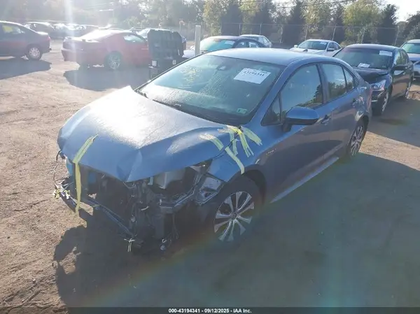 JTDEAMDE7MJ001677 2021 TOYOTA COROLLA - Image 2